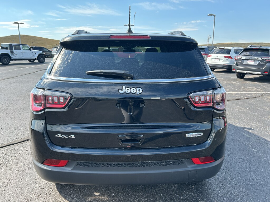 2025 Jeep Compass Latitude photo 5