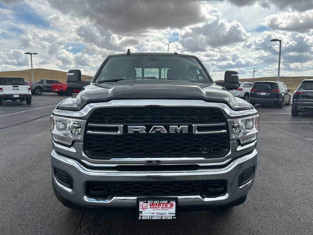 2024 Ram 3500 Tradesman photo 2
