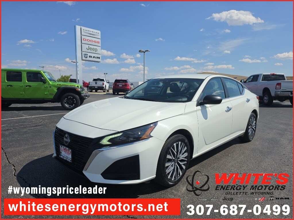 Used 2025 Nissan Altima SV Sedan