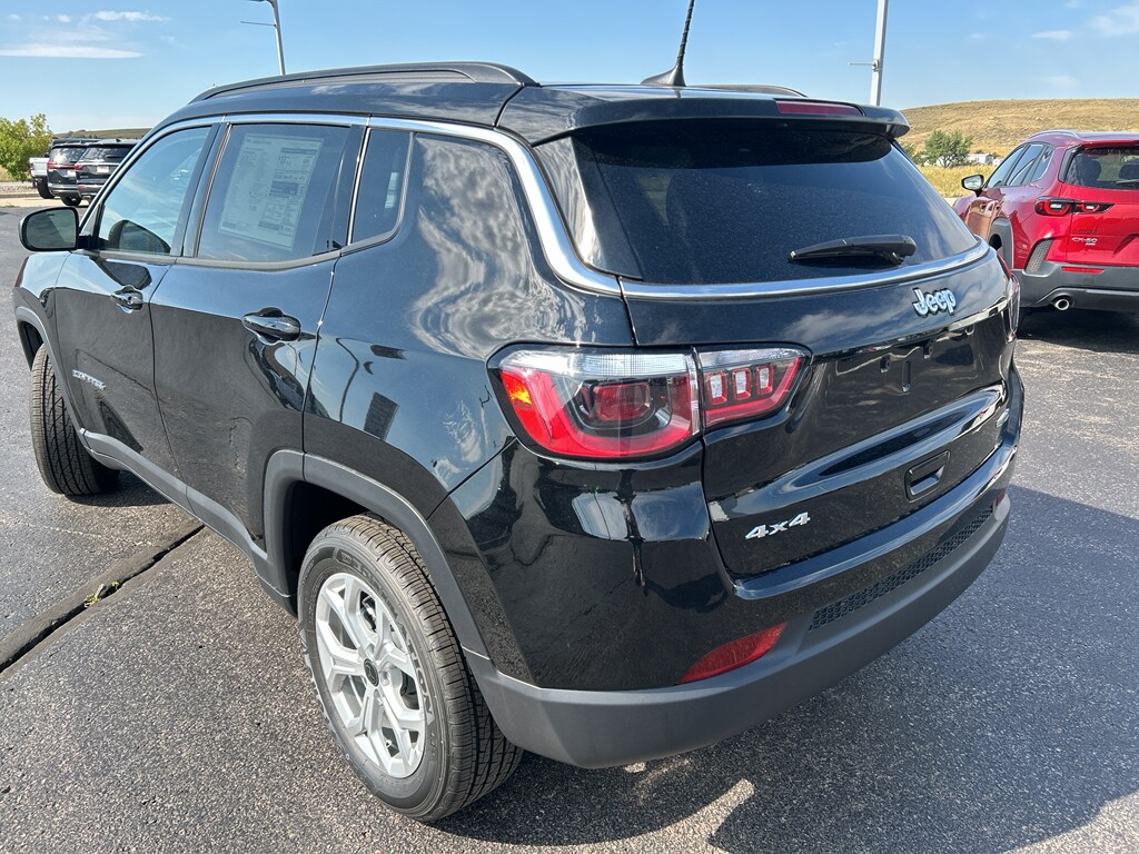 2025 Jeep Compass Latitude photo 6