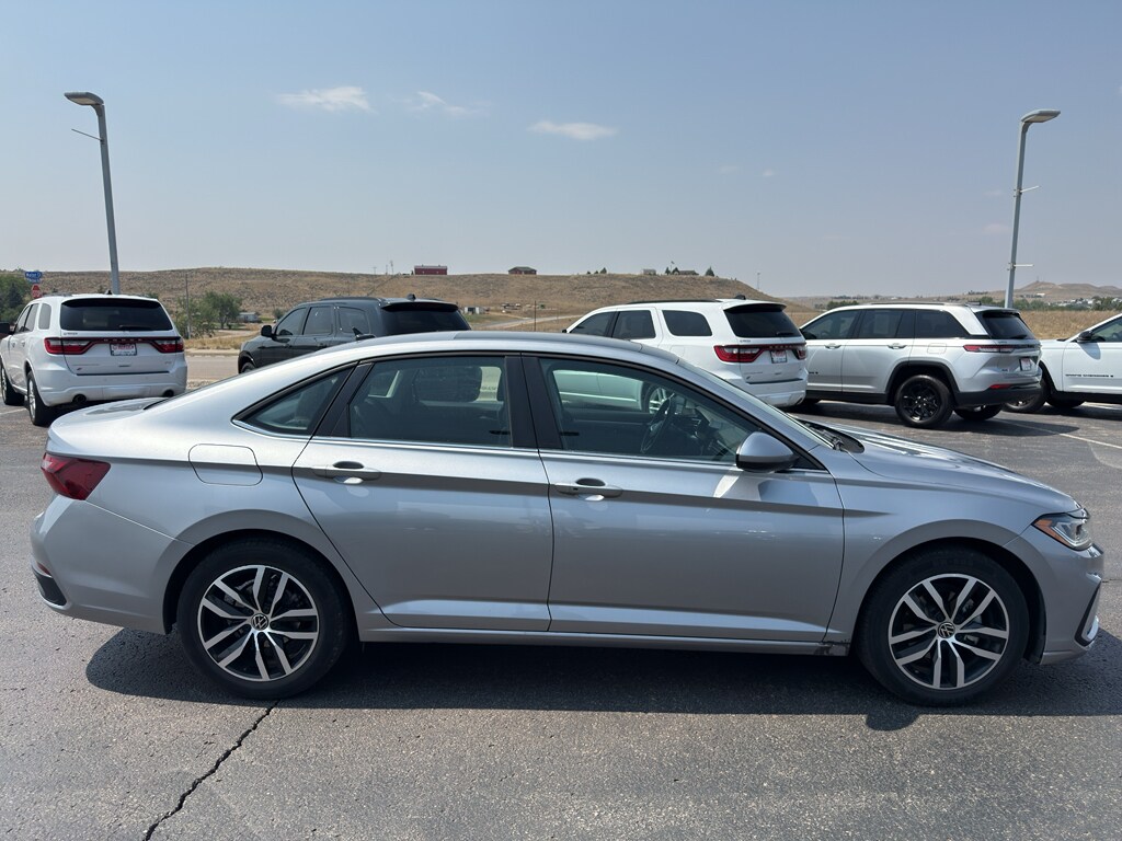 Certified 2025 Volkswagen Jetta SE Sedan