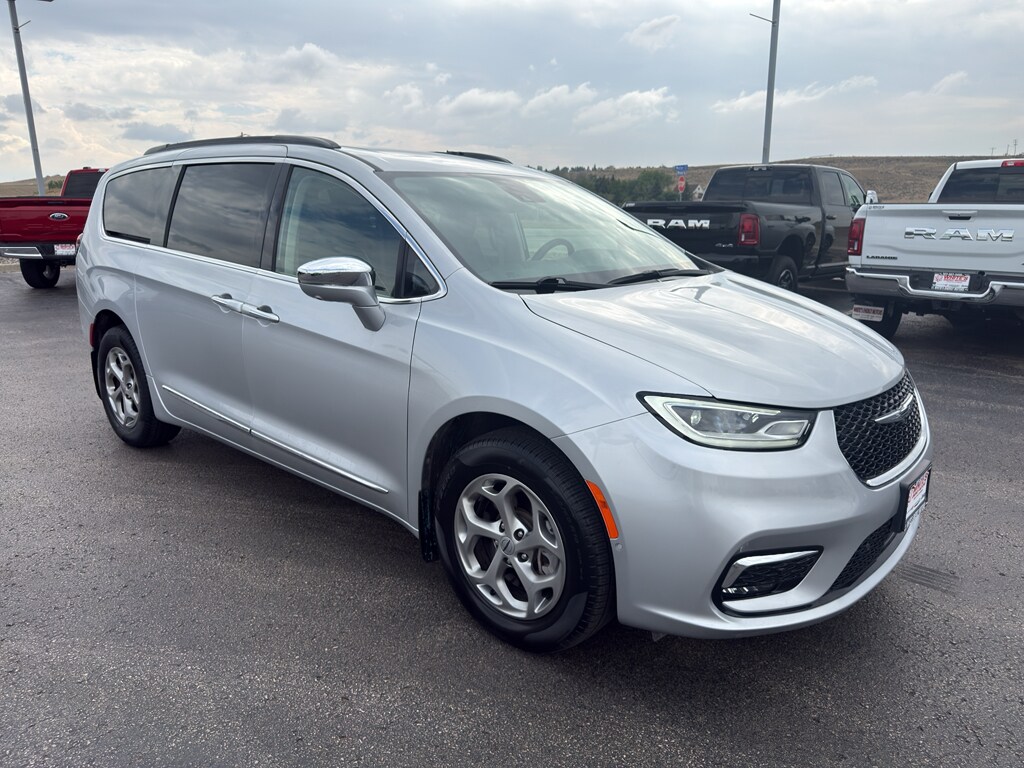 Used 2022 Chrysler Pacifica Limited Passenger Van
