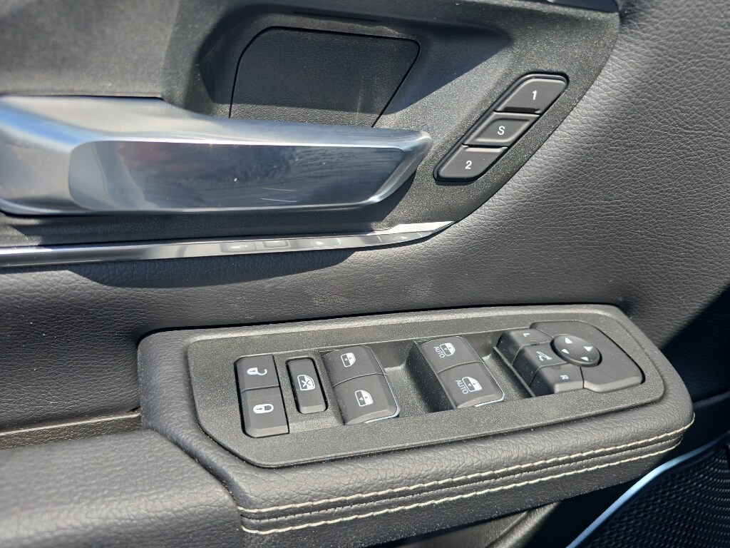 2025 Ram 1500 Laramie photo 18