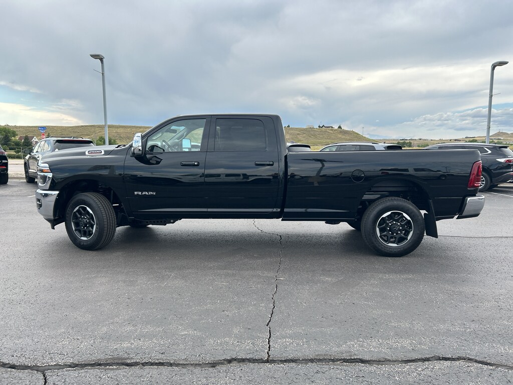 2025 Ram 2500 Laramie photo 8