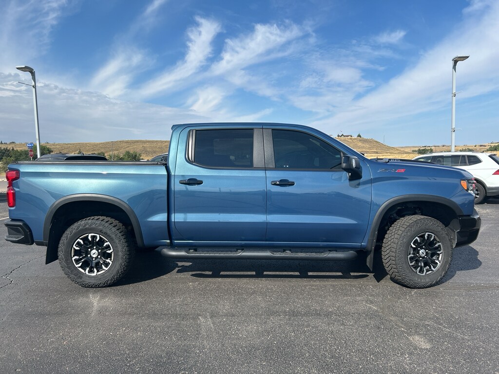 2024 Chevrolet Silverado ZR2 photo 3