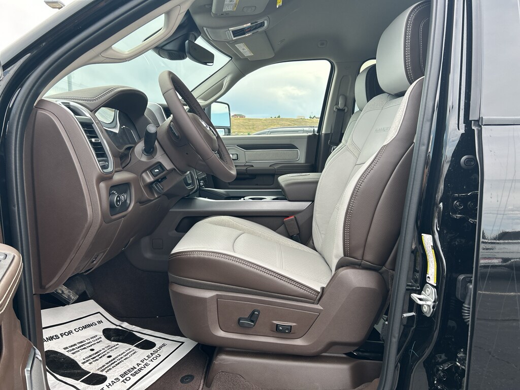2025 Ram 2500 Laramie photo 9