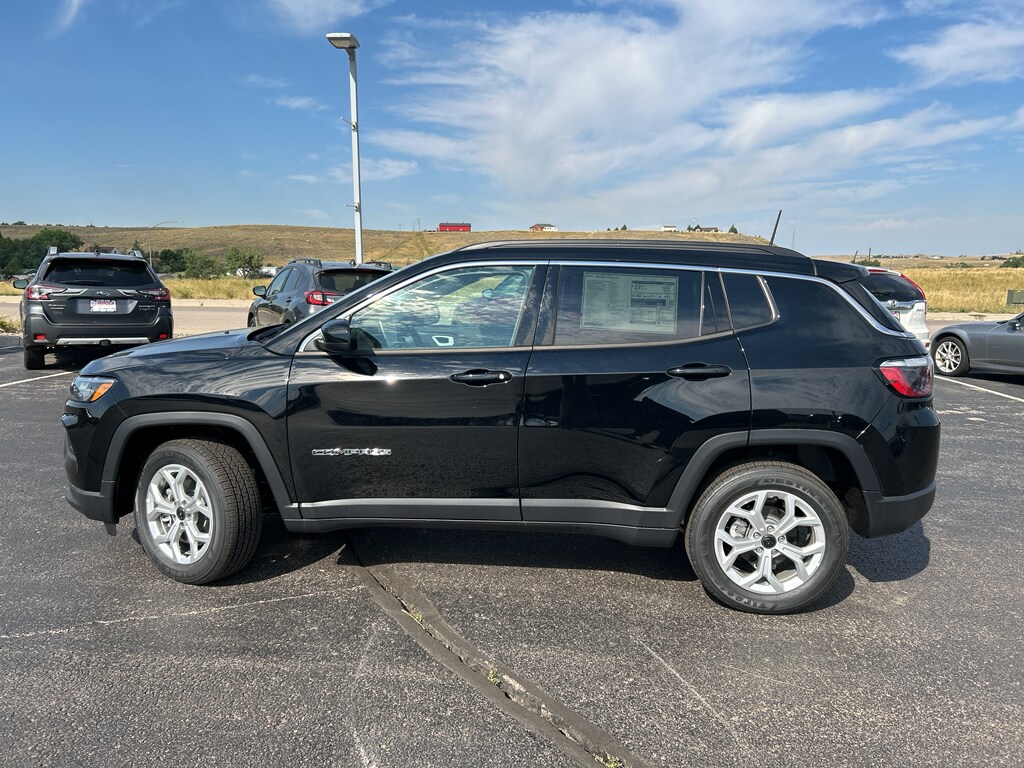 2025 Jeep Compass Latitude photo 7