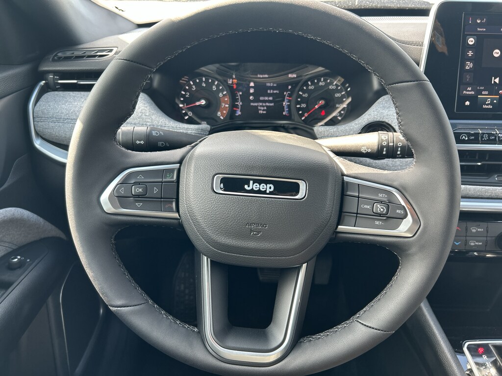 2025 Jeep Compass Latitude photo 15