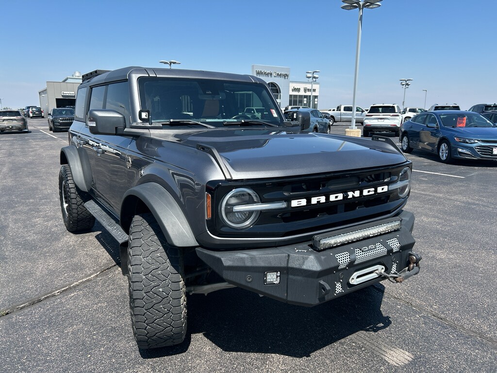 2022 Ford Bronco Outer Banks photo 2