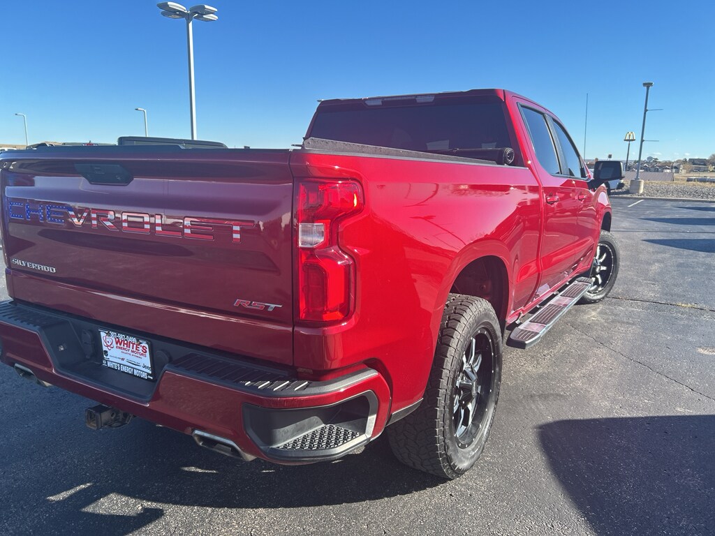 2021 Chevrolet Silverado 1500 RST photo 2