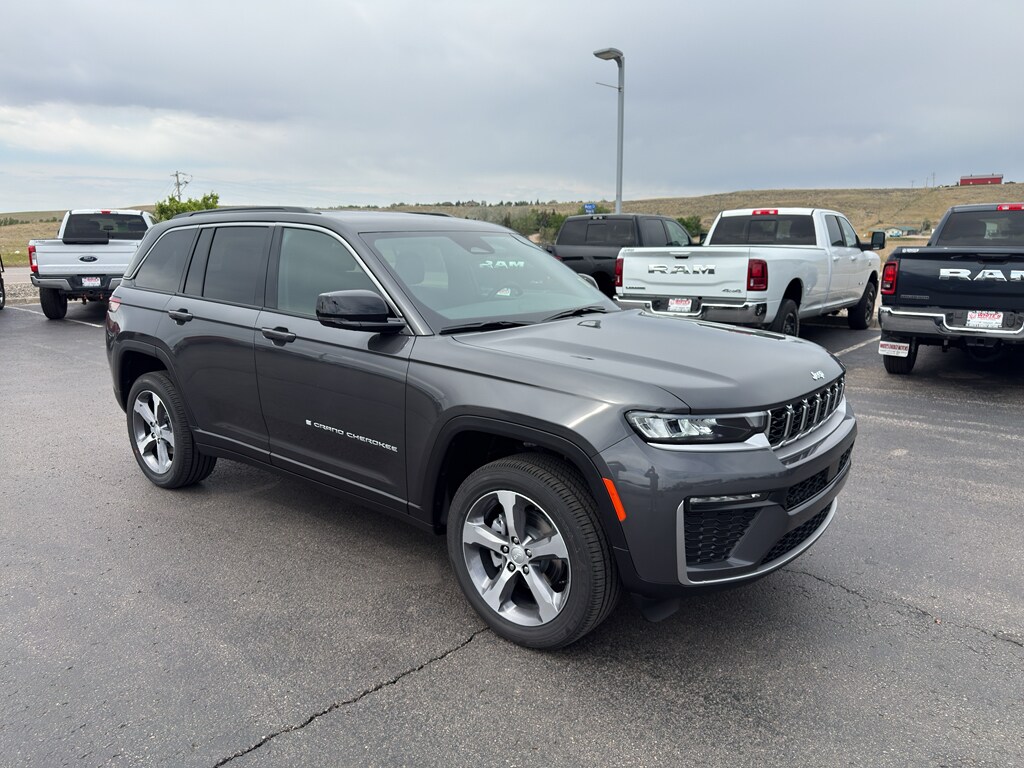 New 2026 Jeep Grand Cherokee Sport Utility