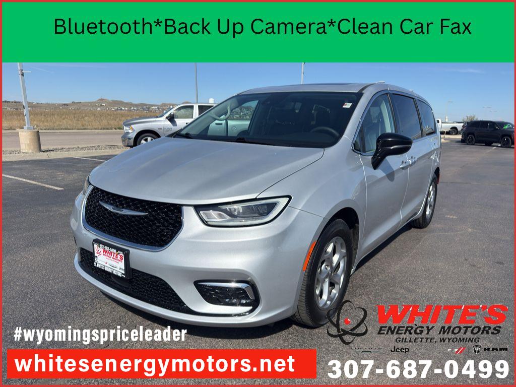 2024 Chrysler Pacifica Limited's photo