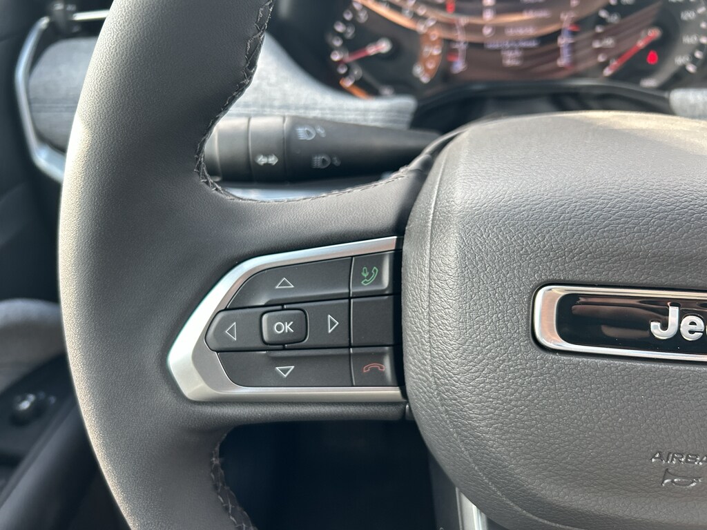 2025 Jeep Compass Latitude photo 16