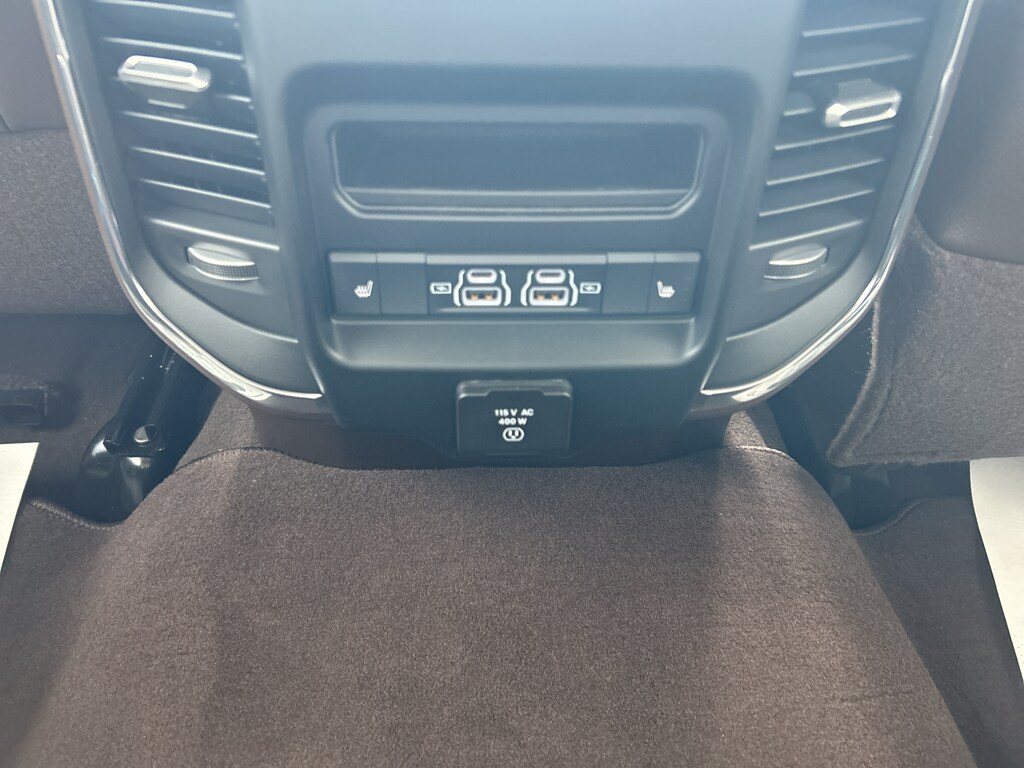 2025 Ram 2500 Laramie photo 21