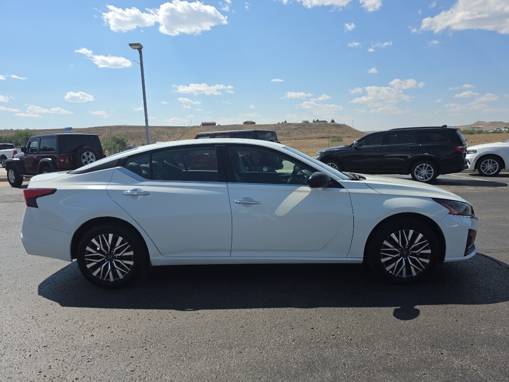 Used 2025 Nissan Altima SV Sedan