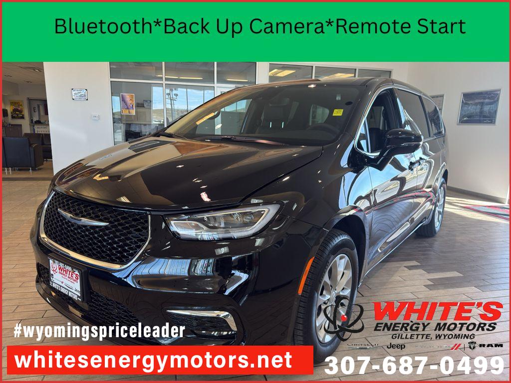 2026 Chrysler Pacifica Select AWD's photo