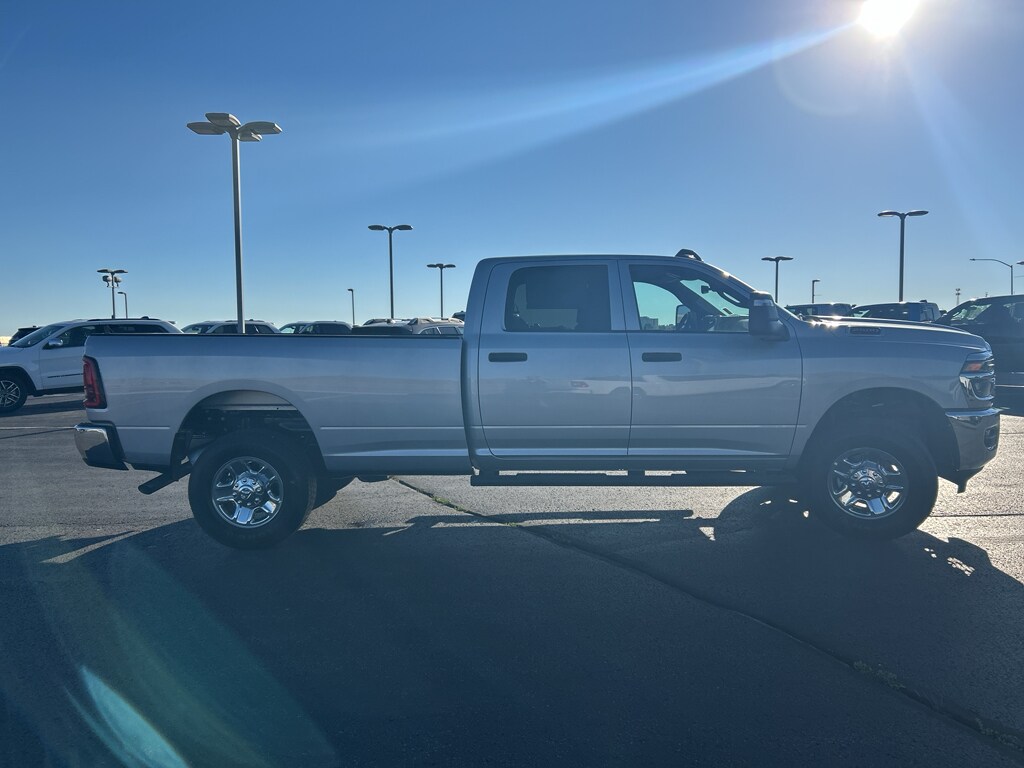 2026 Ram 2500 Tradesman photo 4