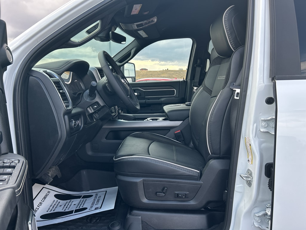 2026 RAM 2500 Laramie - Photo 9