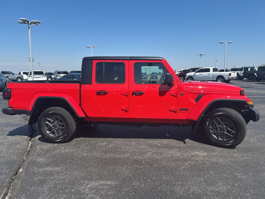 2025 Jeep Gladiator Sport S photo 3
