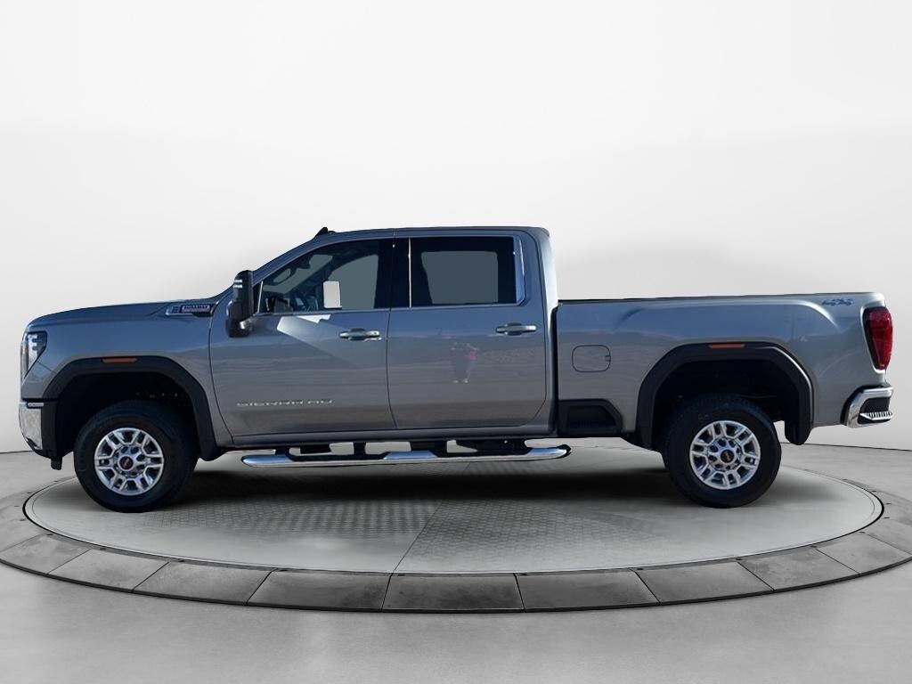New 2026 GMC Sierra SLE Crew Cab