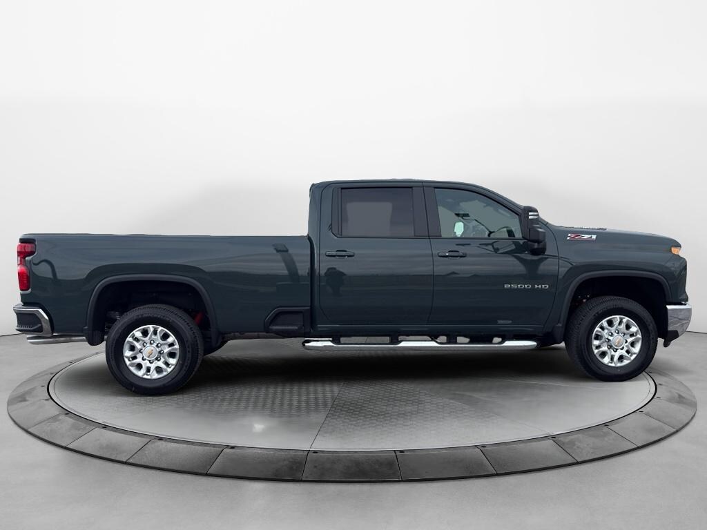 New 2026 Chevrolet Silverado LT Crew Cab
