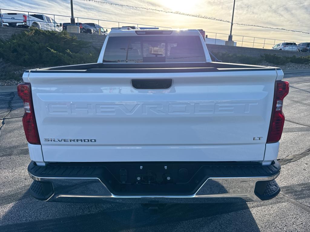 2025 Chevrolet Silverado 1500 LT photo 4