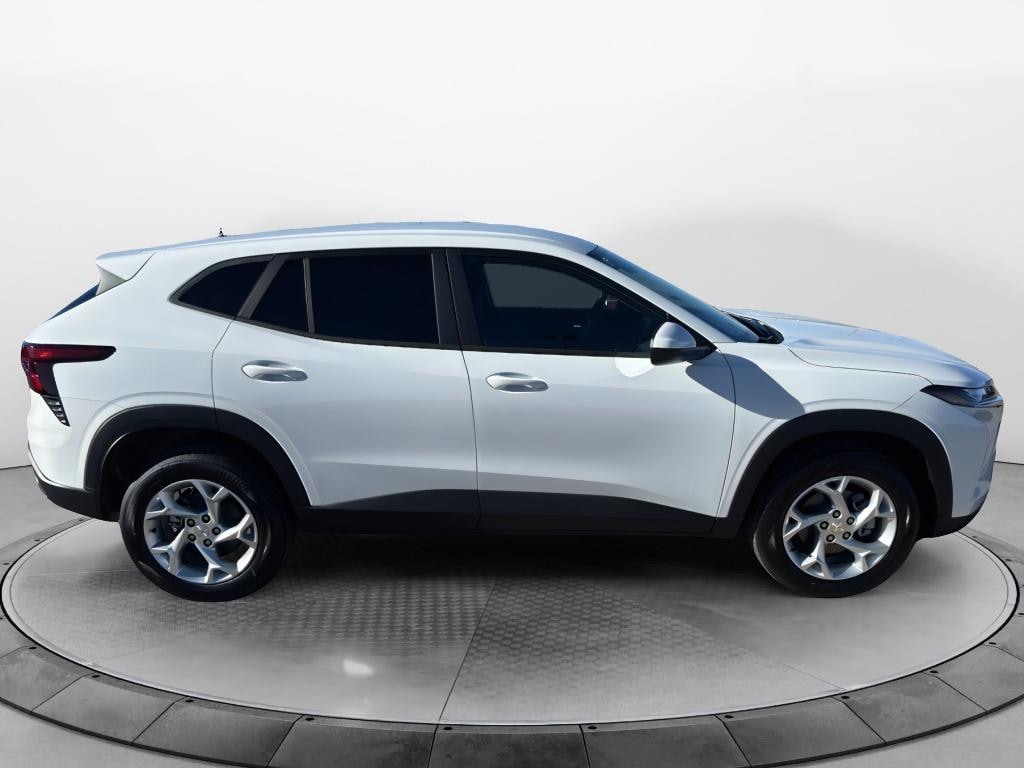 New 2026 Chevrolet Trax LS Sport Utility