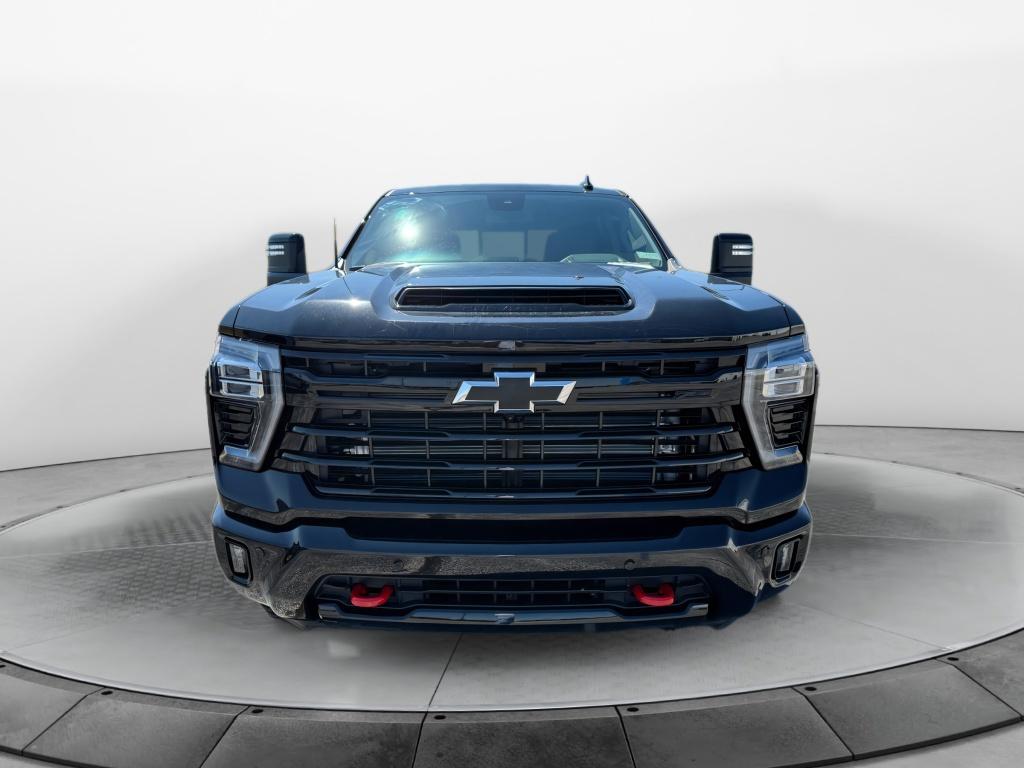 2025 Chevrolet Silverado 2500HD LTZ photo 2