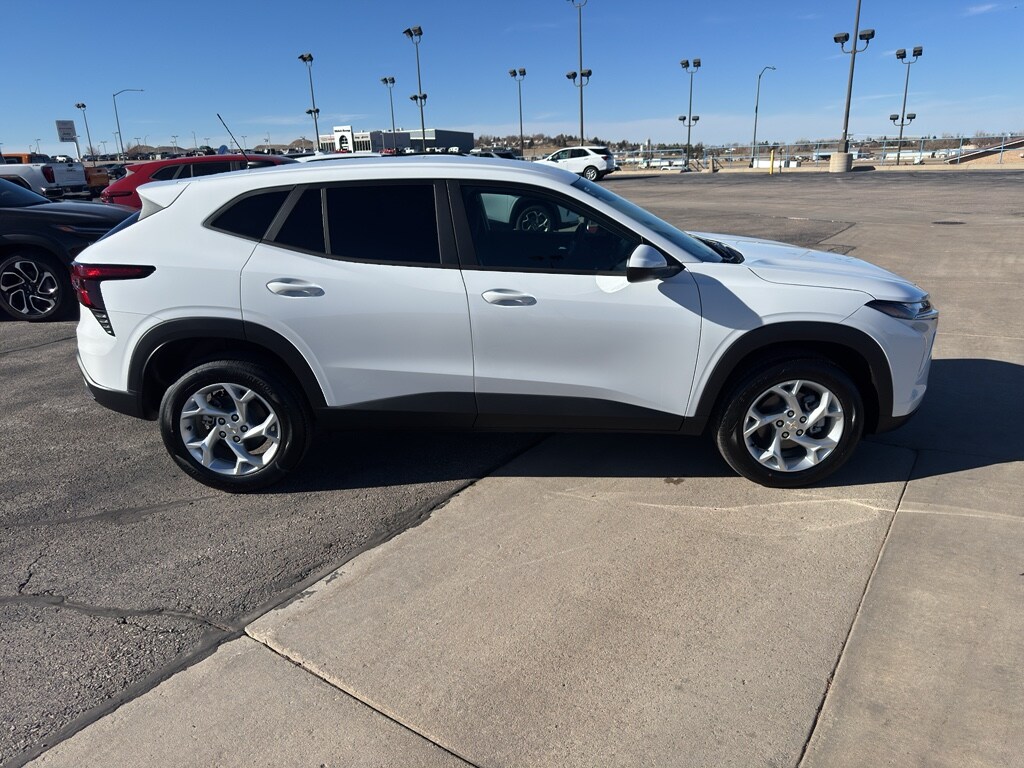 New 2026 Chevrolet Trax LS Sport Utility