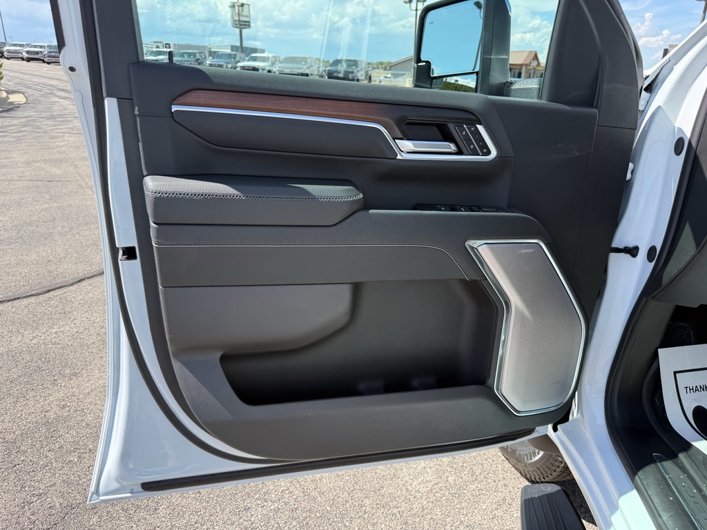 2026 GMC Sierra 3500HD Denali - Photo 19