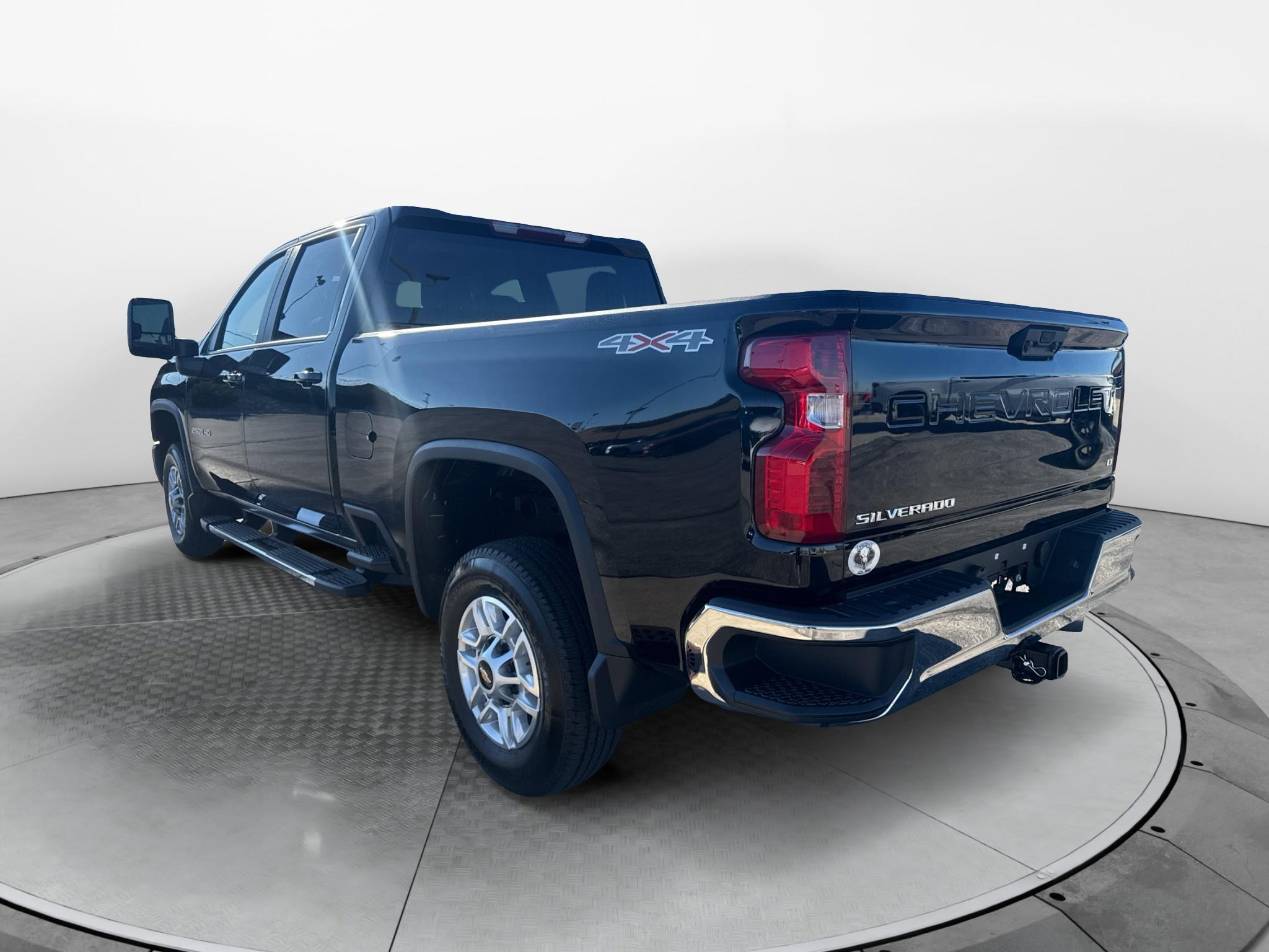New 2026 Chevrolet Silverado LT Crew Cab