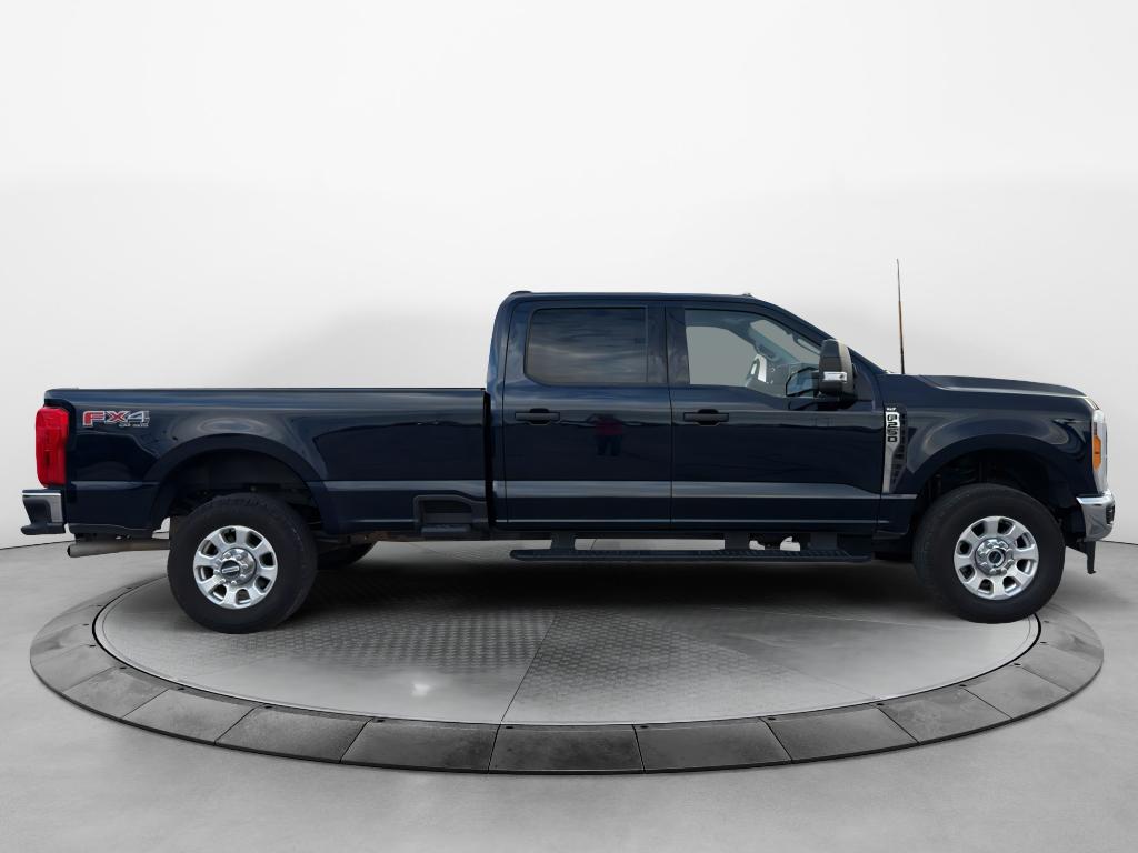 2023 Ford F-250 XLT photo 4