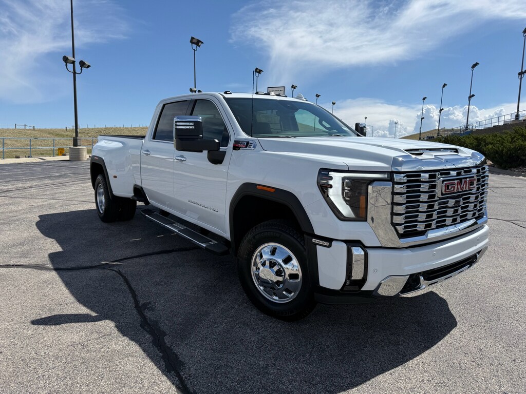 2026 GMC Sierra 3500HD Denali - Photo 14