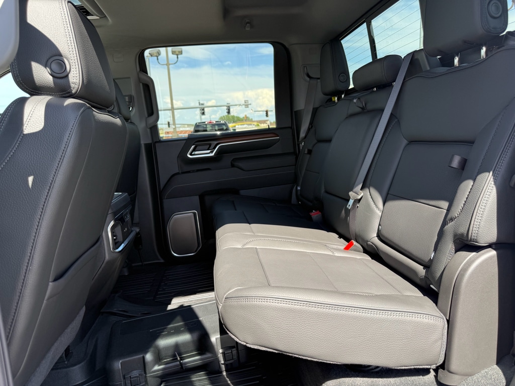 2026 GMC Sierra 3500HD Denali - Photo 38