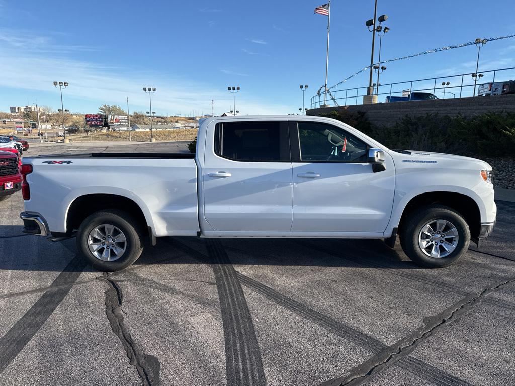 2025 Chevrolet Silverado 1500 LT photo 2