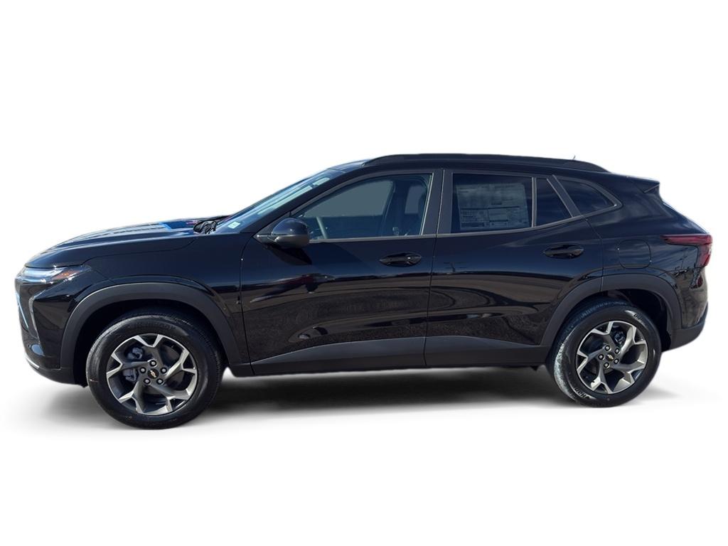 2026 Chevrolet Trax LT photo 2