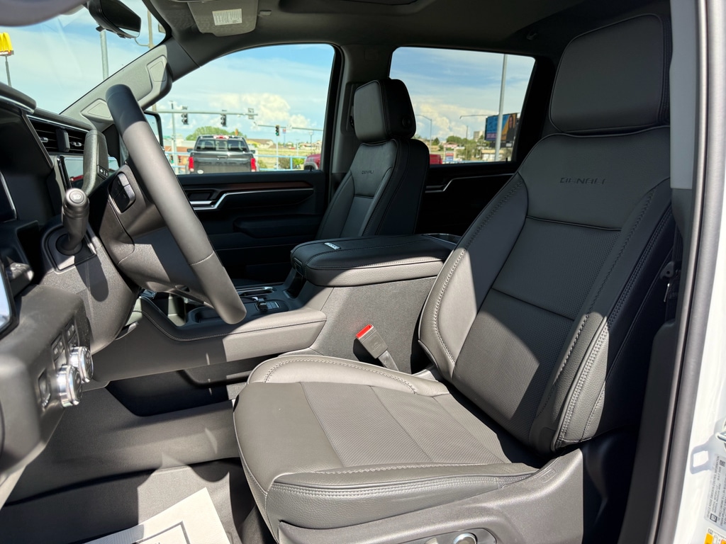 2026 GMC Sierra 3500HD Denali - Photo 23