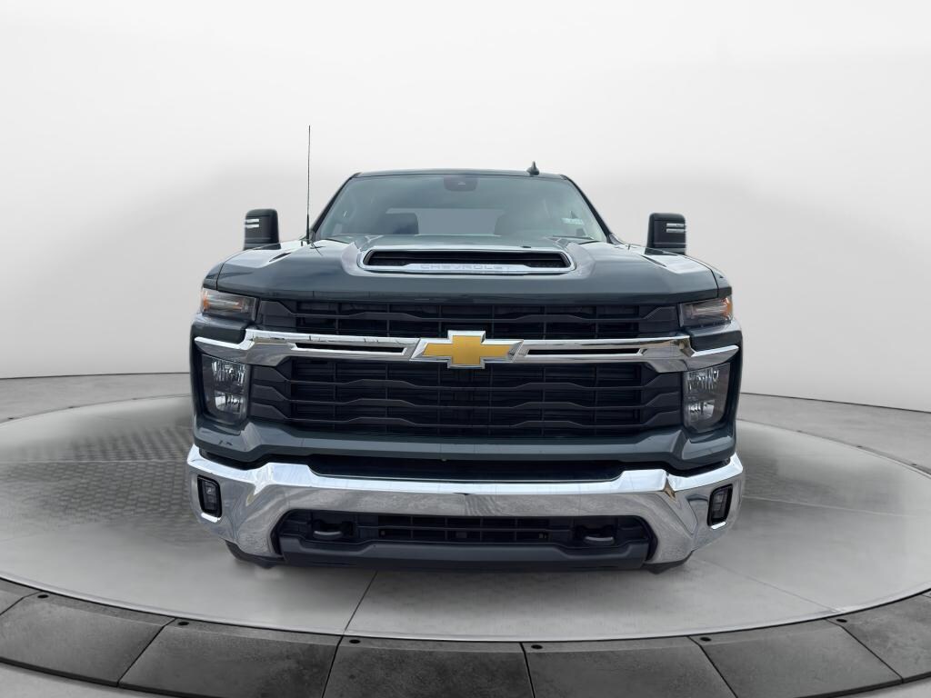New 2026 Chevrolet Silverado LT Crew Cab