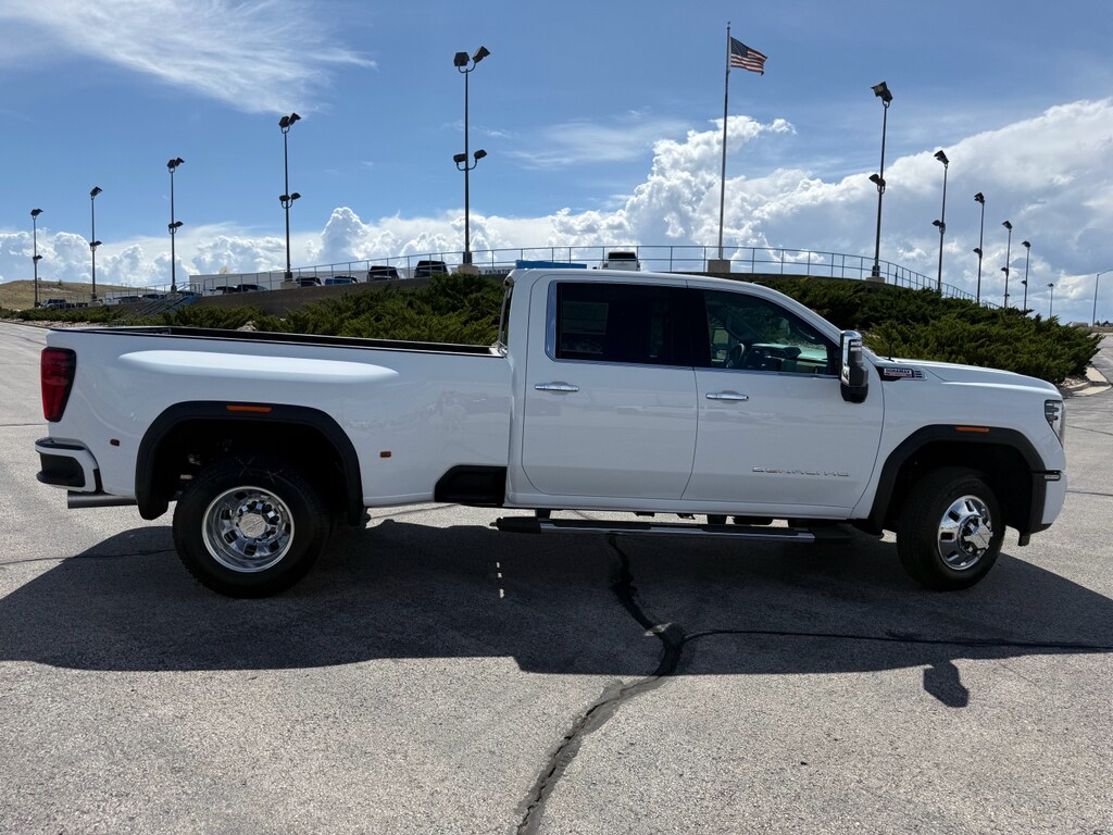 2026 GMC Sierra 3500HD Denali - Photo 11