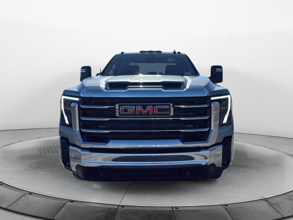 New 2026 GMC Sierra SLE Crew Cab