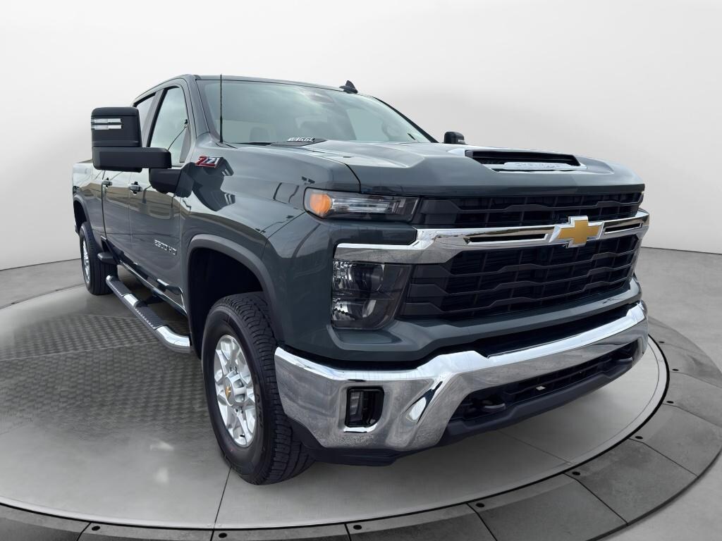 New 2026 Chevrolet Silverado LT Crew Cab