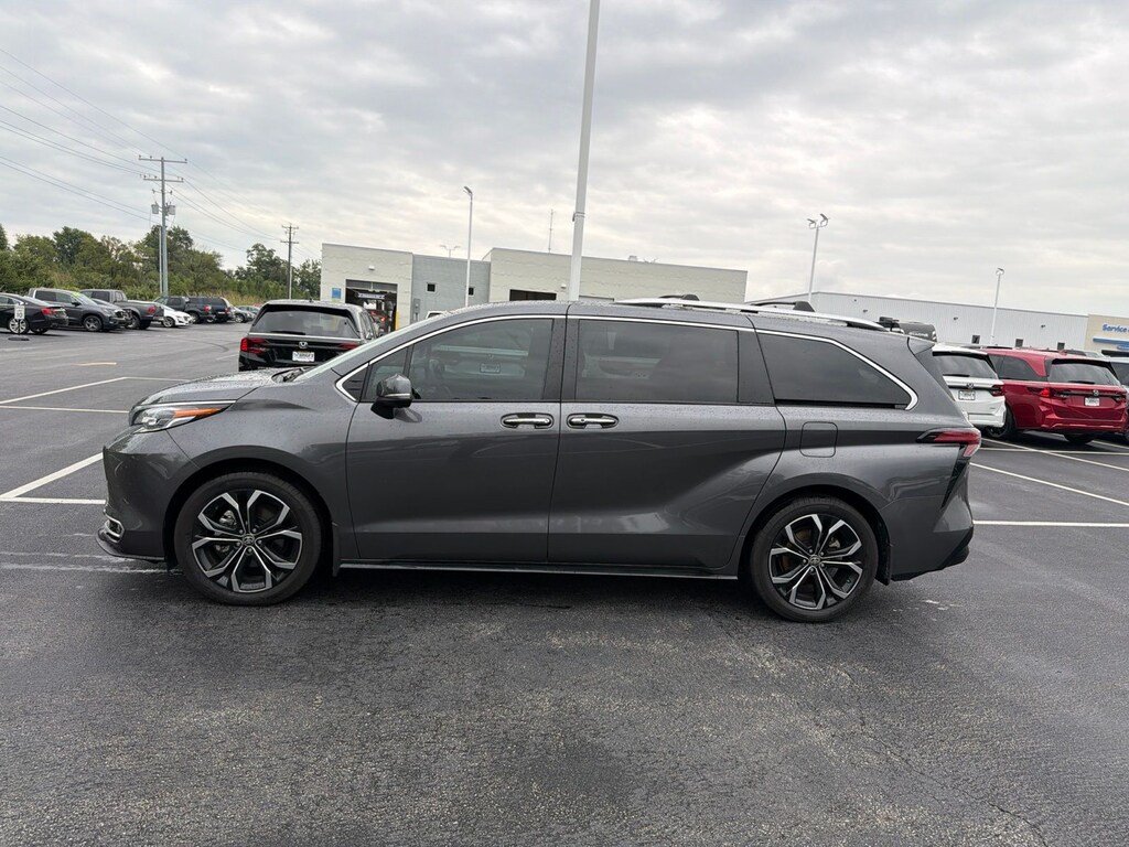 Used 2025 Toyota Sienna Platinum Minivan/Van