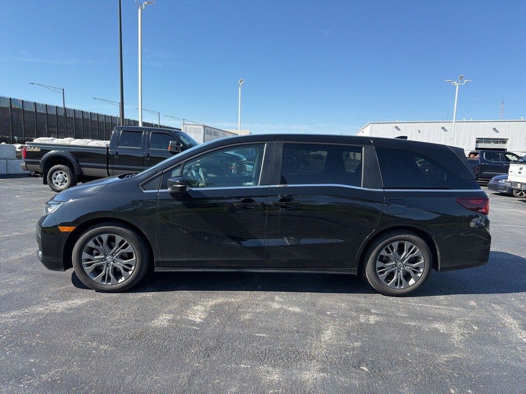 Used 2025 Honda Odyssey Touring Minivan/Van