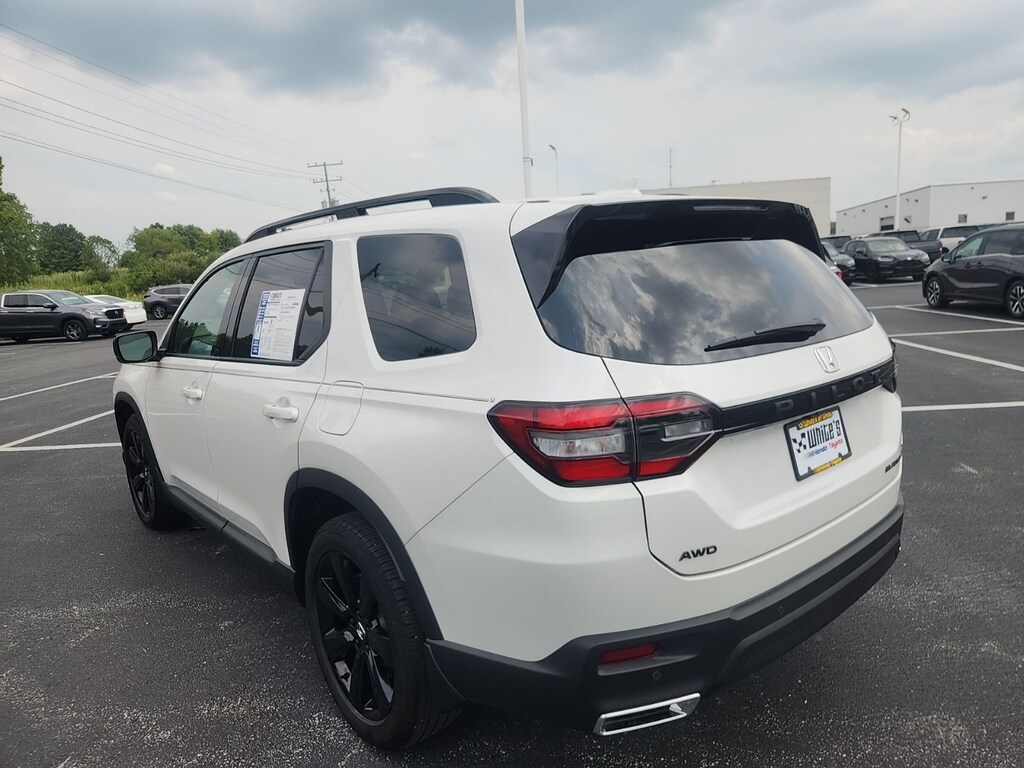 Used 2025 Honda Pilot Black Edition SUV