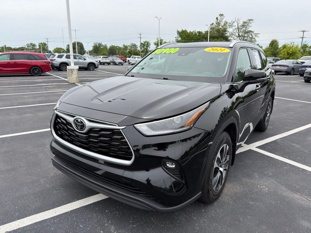 Used 2021 Toyota Highlander XLE SUV