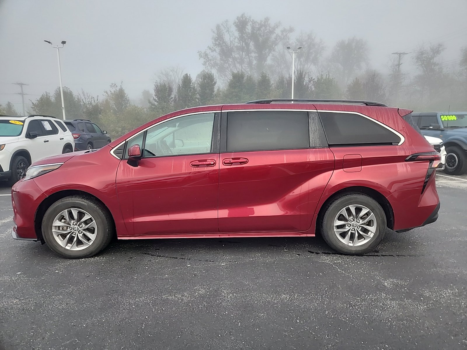 Used 2023 Toyota Sienna LE Minivan/Van