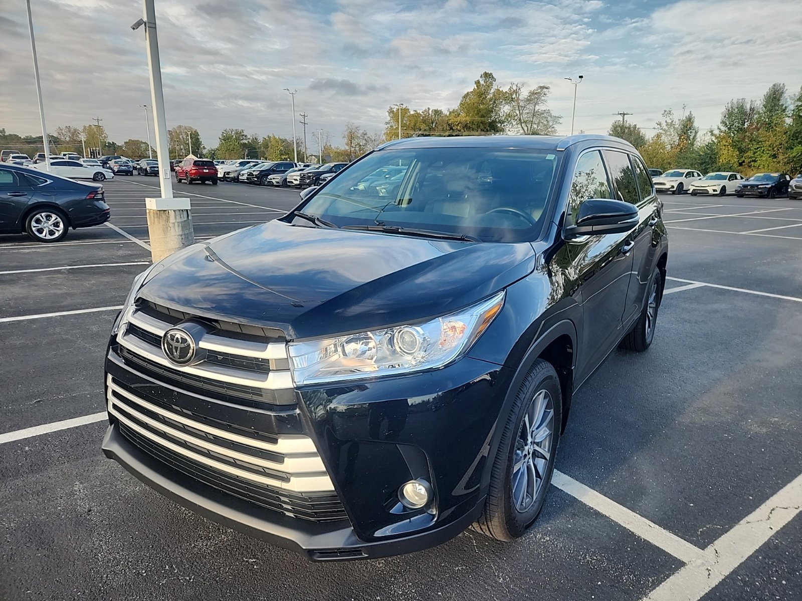 Used 2019 Toyota Highlander XLE SUV