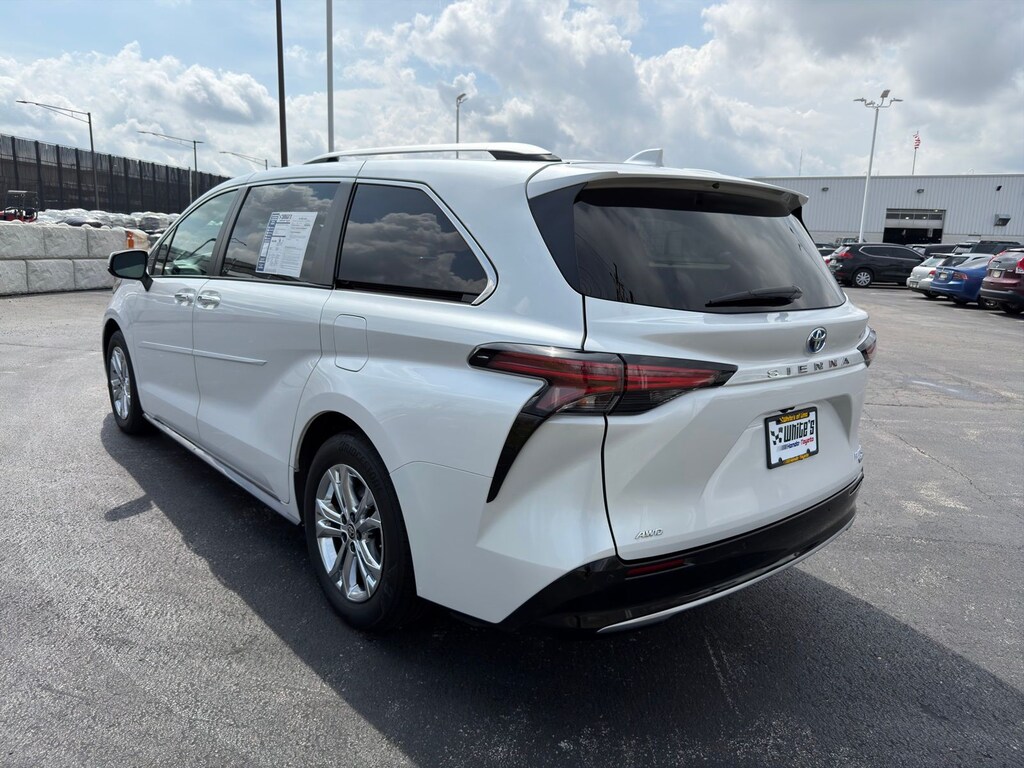 Used 2023 Toyota Sienna Platinum Minivan/Van