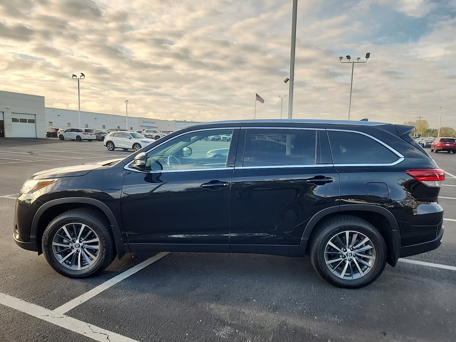 Used 2019 Toyota Highlander XLE SUV