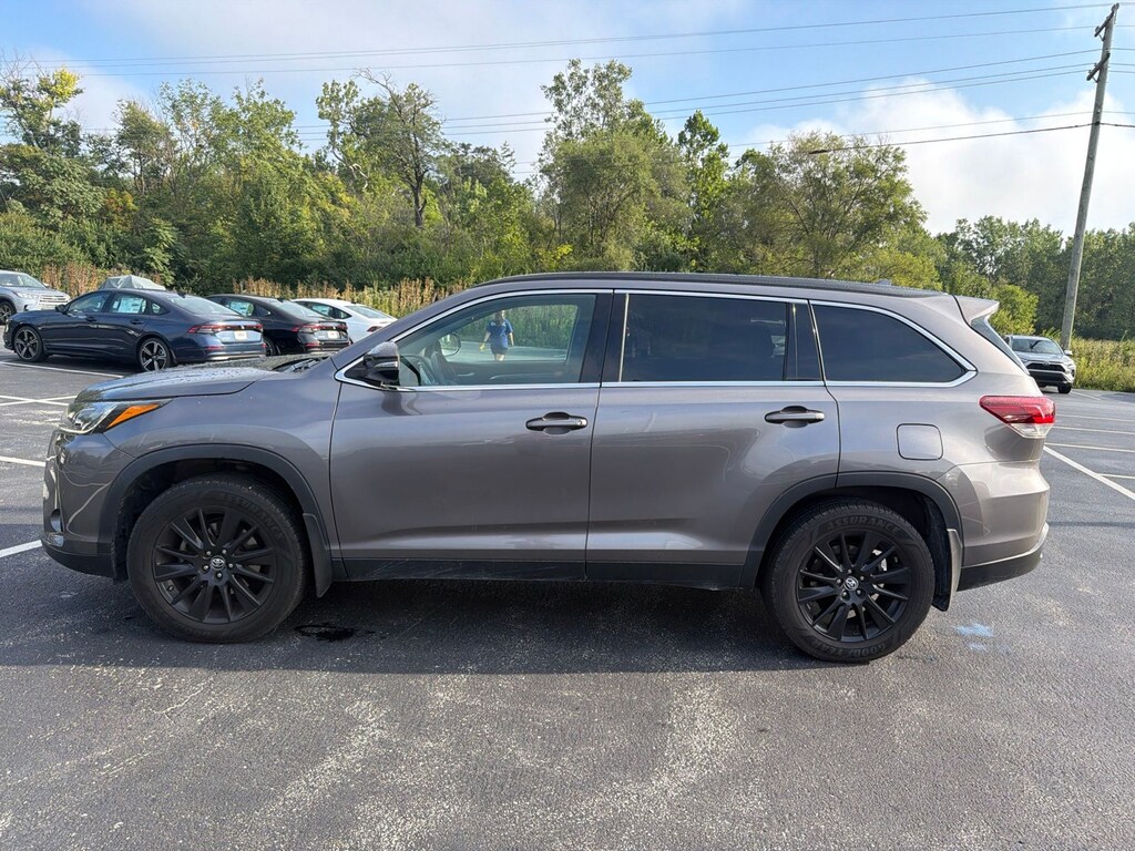 Used 2019 Toyota Highlander SE SUV